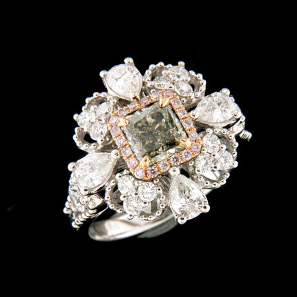 LEO SHINE Green Diamond Ring 18K